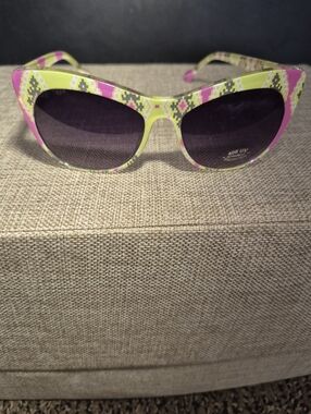 Colorful Patterned Cat-Eye Sunglasses - Pink & Green